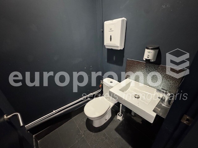 Local comercial de 46m2 situat a la zona de la Devesa amb sortida de fums!